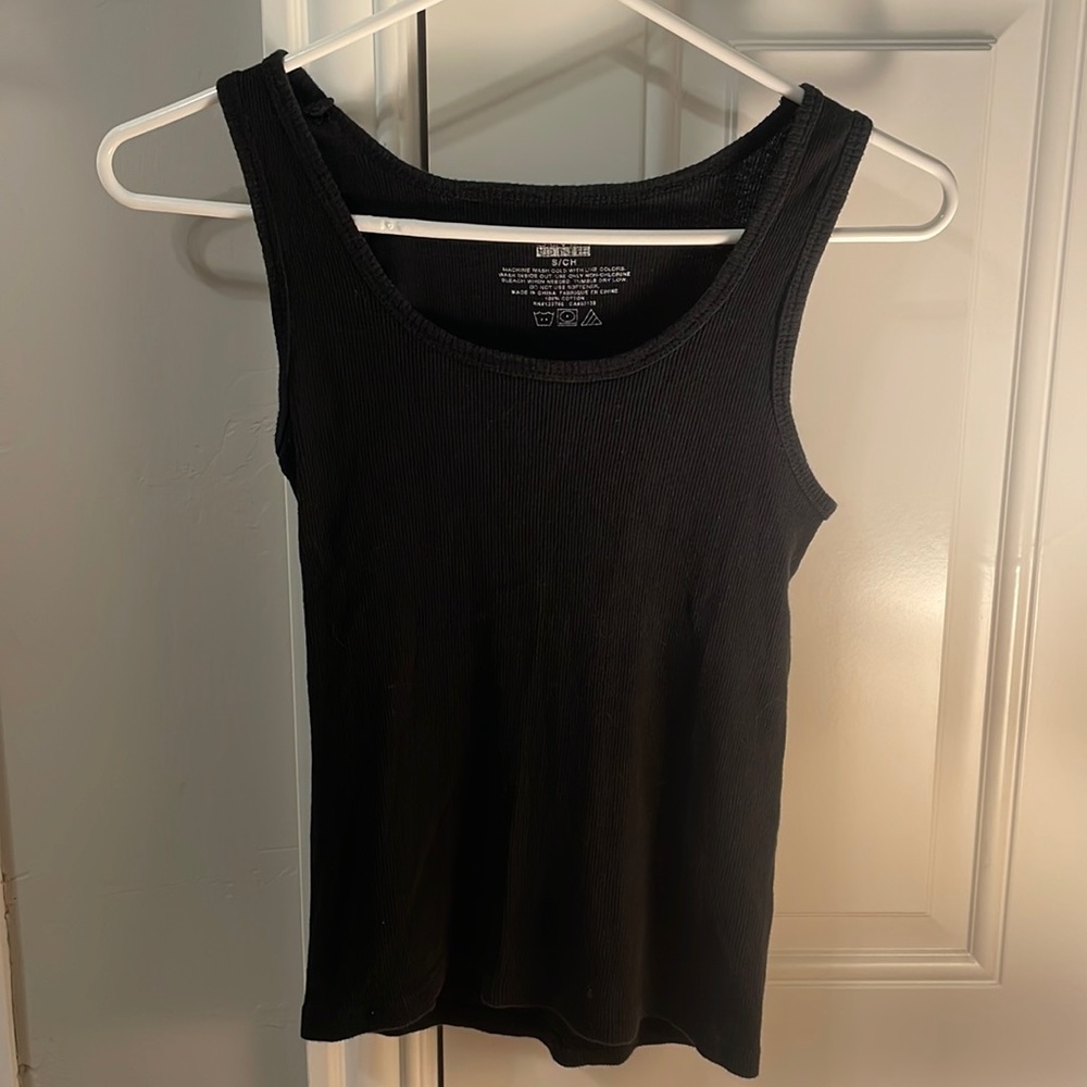 black tank top